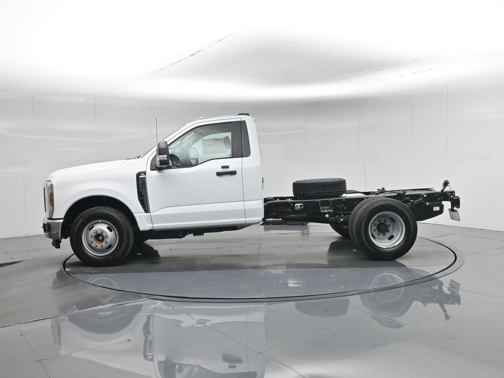 New 2026 Ford F350 XL w/ XL Chrome Package RWD image 18