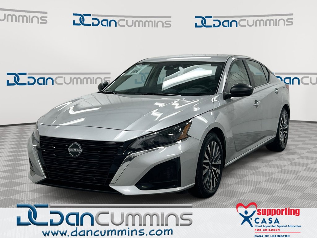 Used 2024 Nissan Altima 2.5 SV FWD image 1