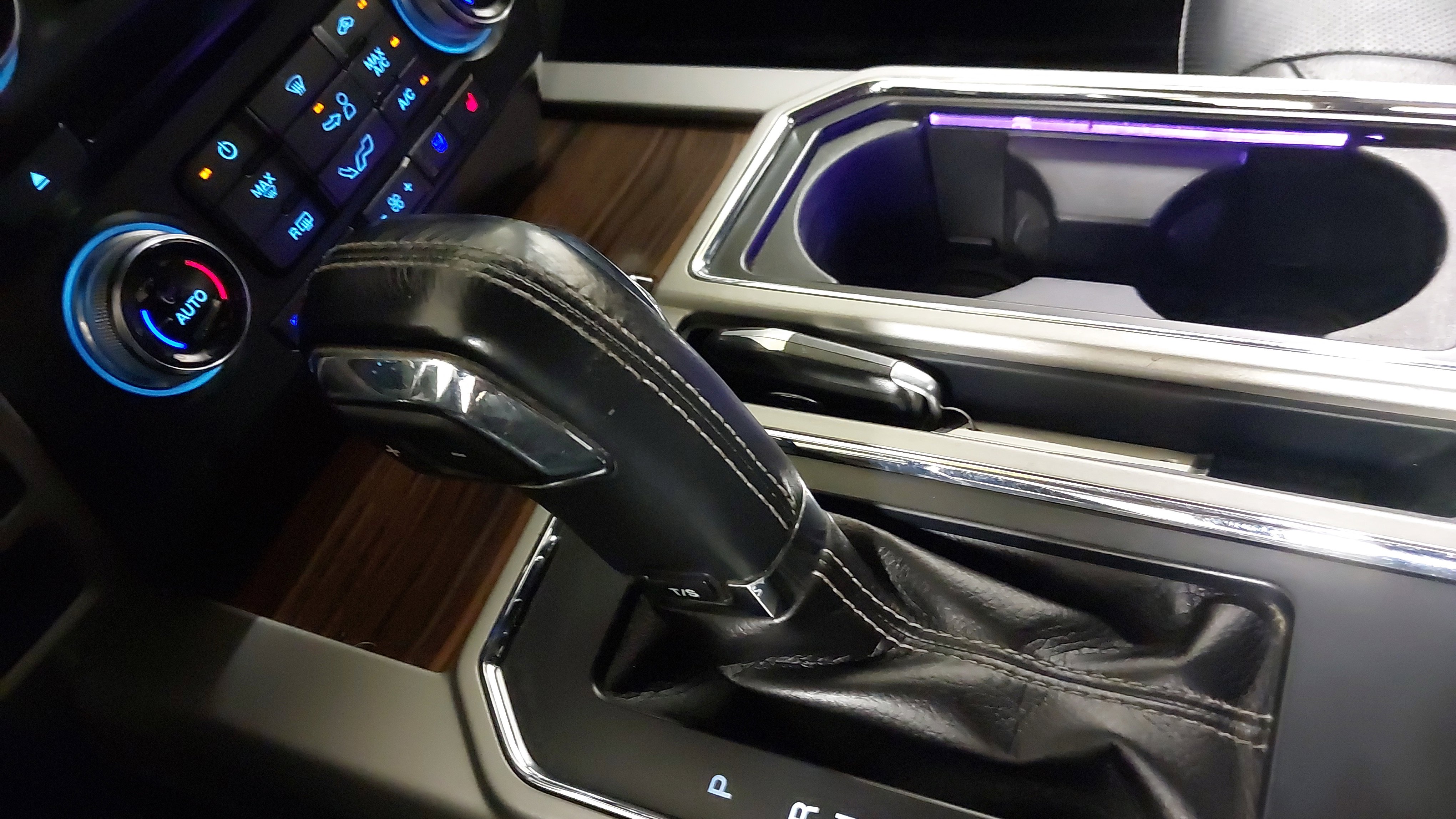 Used 2016 Ford F150 Lariat w/ Equipment Group 502A Luxury image 21