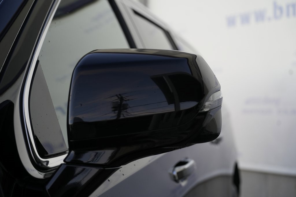 Used 2021 GMC Yukon XL SLT w/ SLT Luxury Plus Package image 10