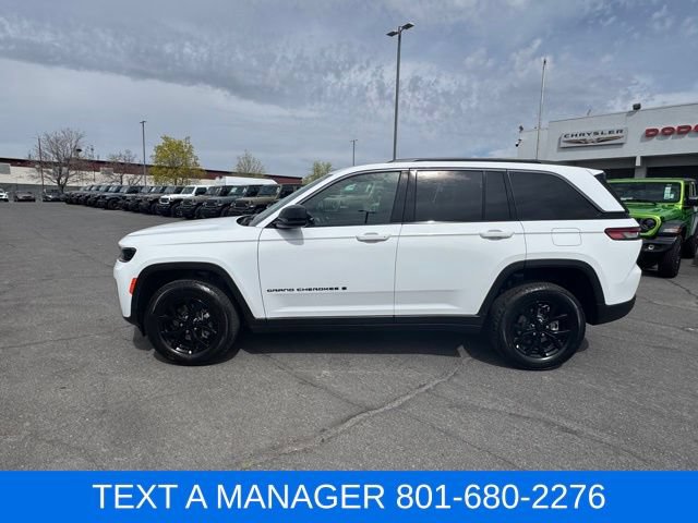 New 2026 Jeep Grand Cherokee Altitude AWD/4WD image 2
