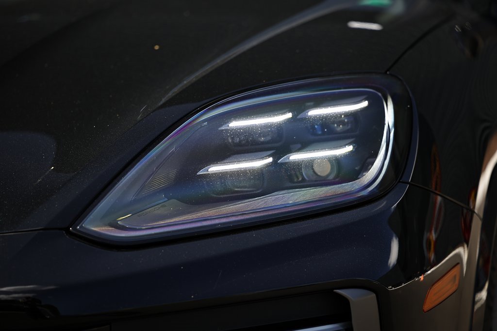 New 2026 Porsche Cayenne Turbo image 17