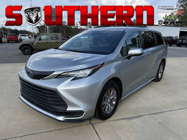 Used 2021 Toyota Sienna LE