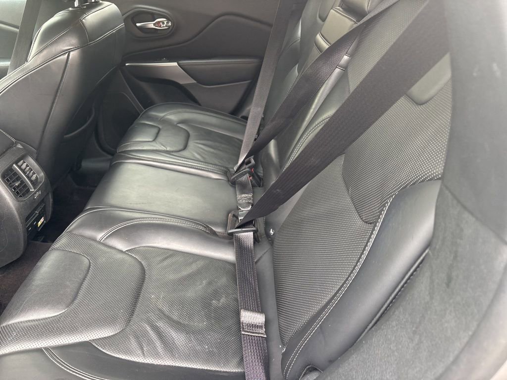 Used 2019 Jeep Cherokee Limited AWD/4WD image 24