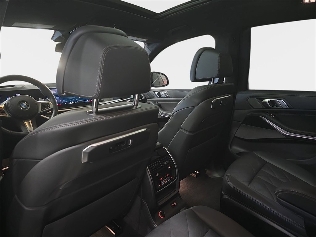 Used 2026 BMW X7 xDrive40i w/ M Sport Package image 13