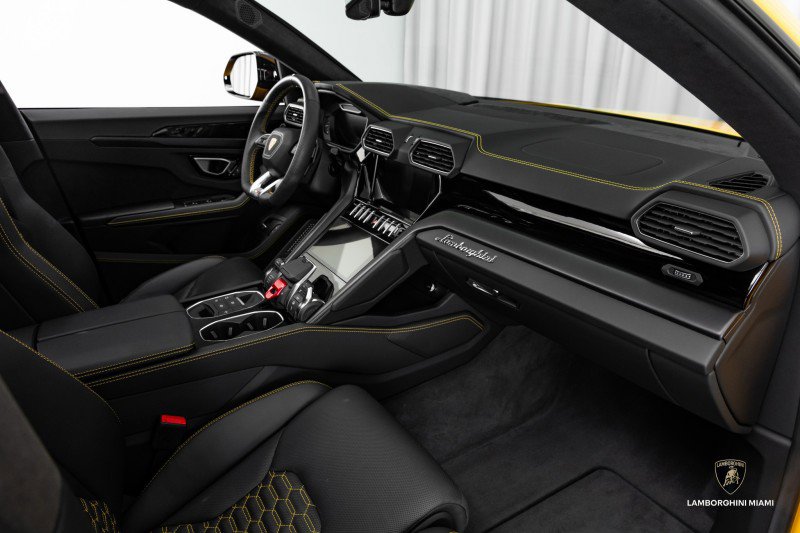 Used 2024 Lamborghini Urus S image 44