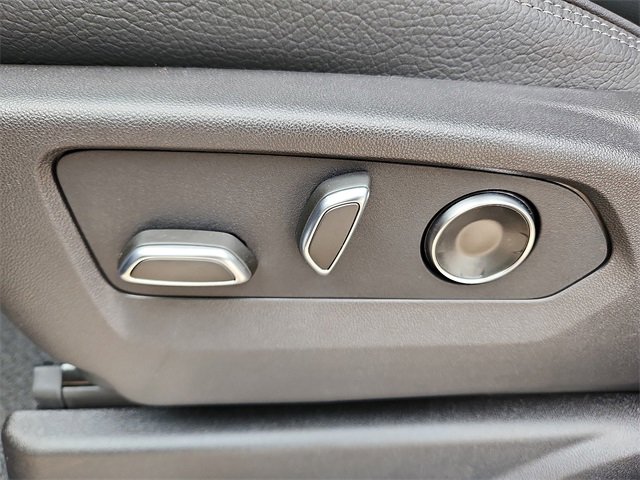 New 2025 GMC Yukon XL Denali w/ Denali Reserve Package image 15
