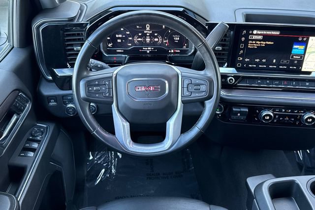 Used 2025 GMC Sierra 1500 SLT AWD/4WD image 16