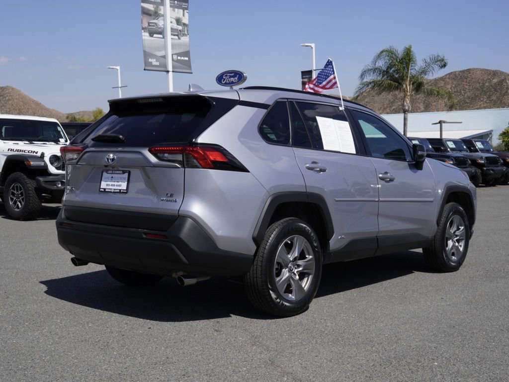 Used 2023 Toyota RAV4 LE AWD/4WD image 4