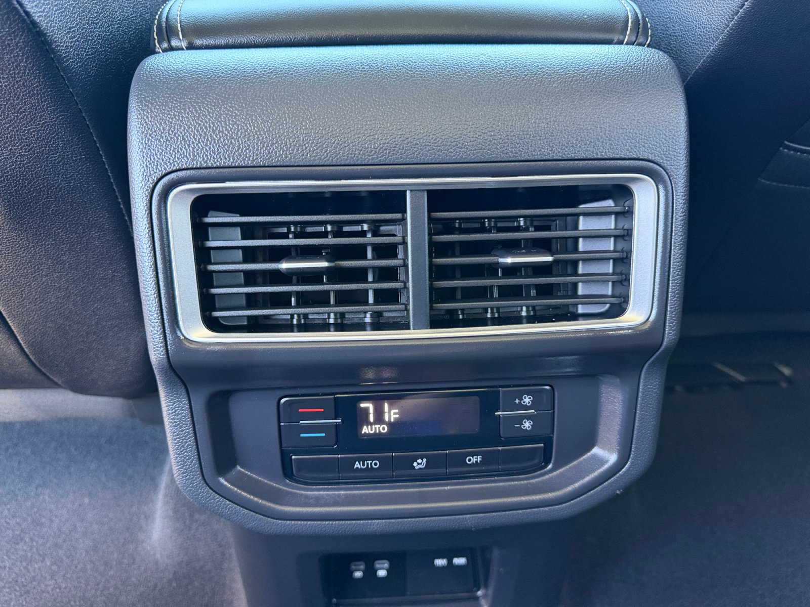 Used 2026 Volkswagen Atlas SE FWD image 31