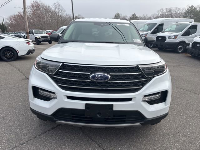 Certified 2024 Ford Explorer XLT w/ Equipment Group 202A AWD/4WD image 9