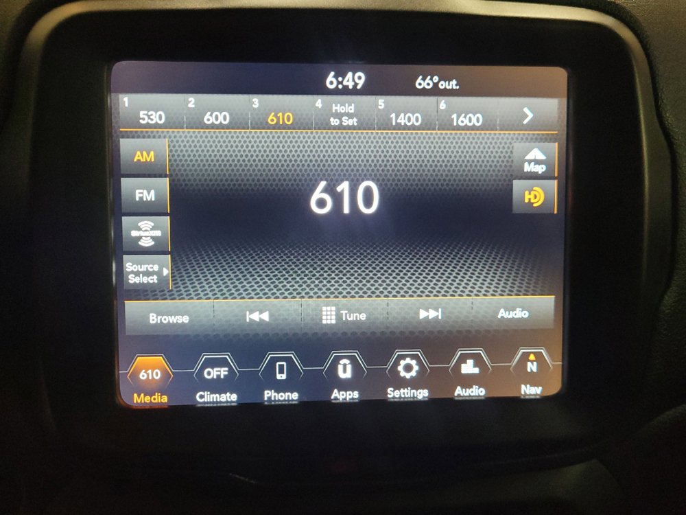 Used 2022 Jeep Renegade Latitude AWD/4WD image 25