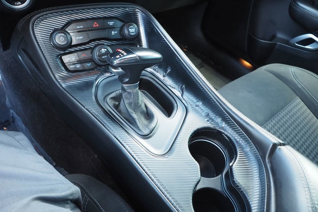 Used 2018 Dodge Challenger SXT RWD image 21