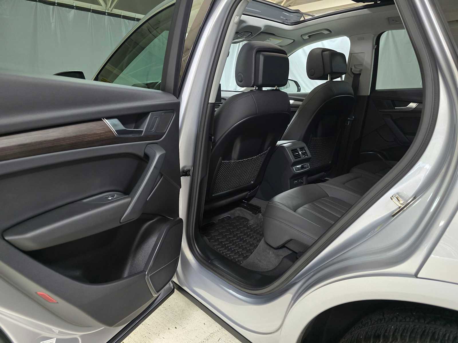 Used 2022 Audi Q5 2.0T Premium w/ Convenience Package image 21