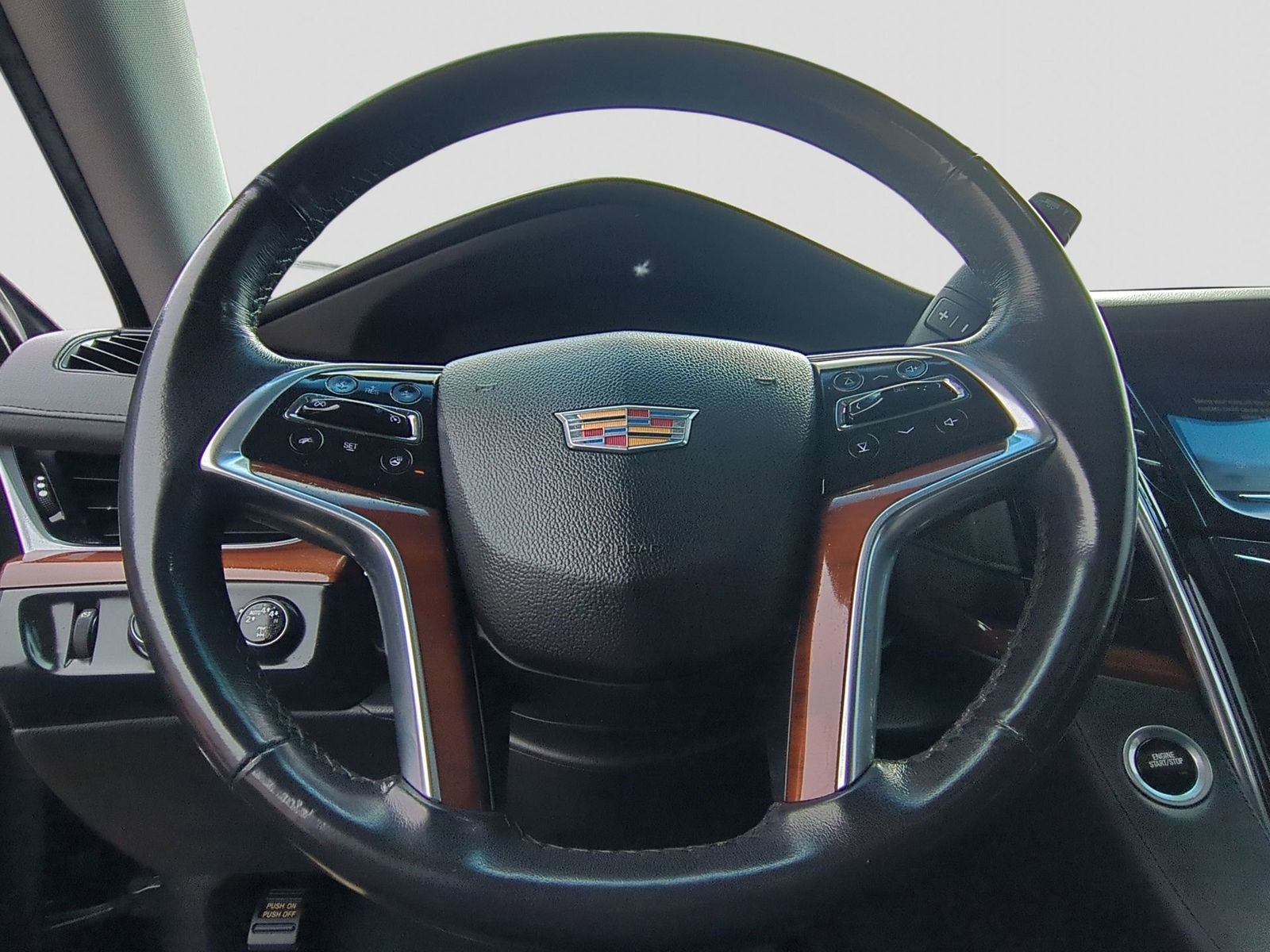 Used 2019 Cadillac Escalade ESV Luxury image 32