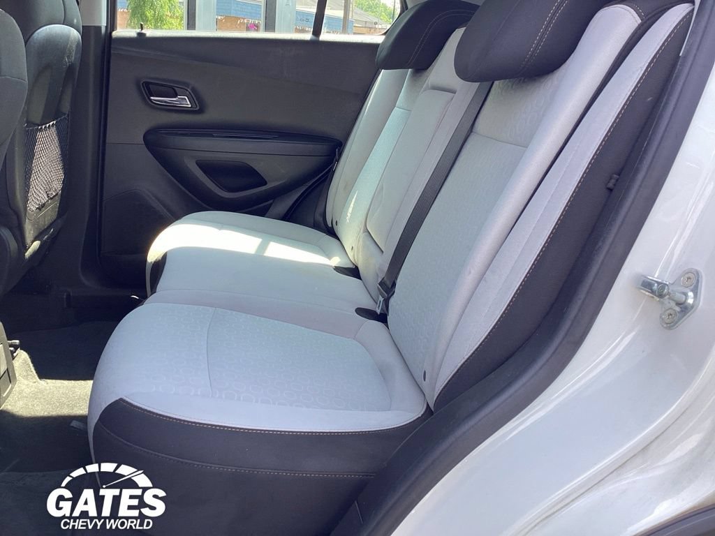 Used 2020 Chevrolet Trax LS FWD image 13