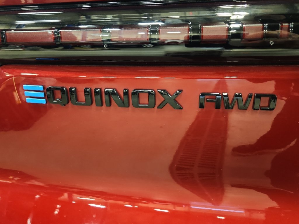 Certified 2026 Chevrolet Equinox EV RS AWD/4WD image 39