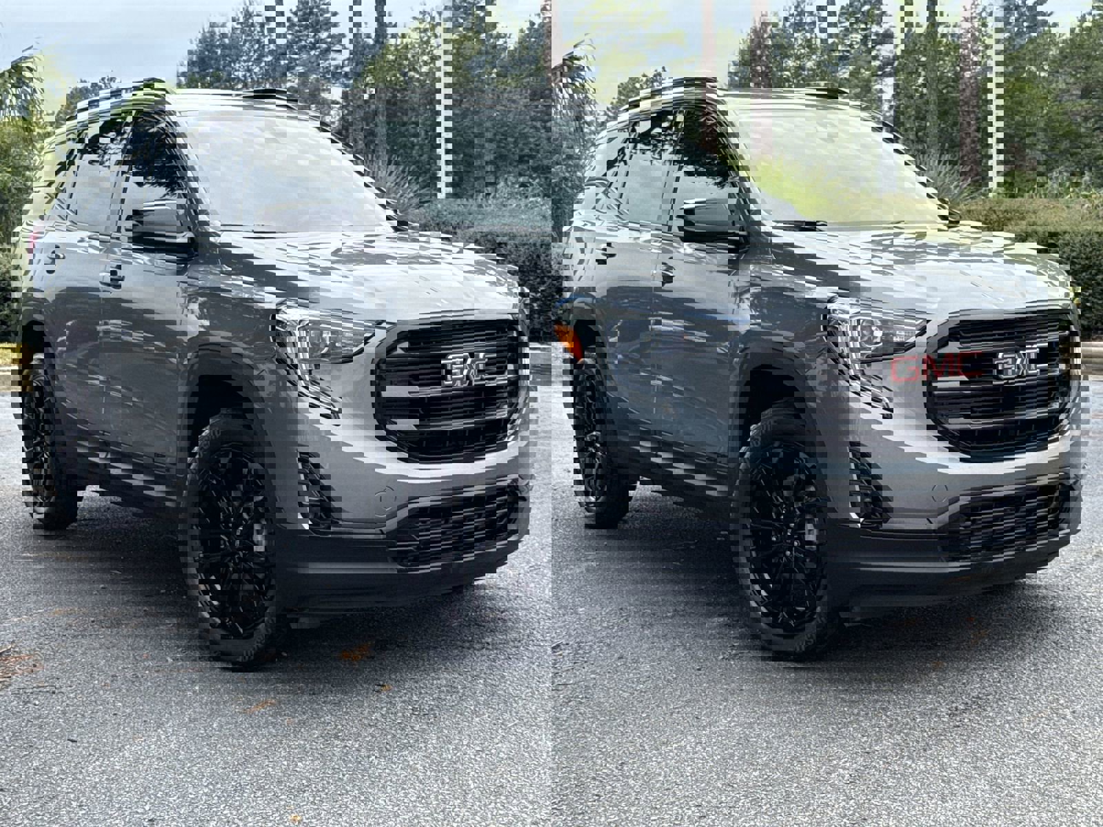Used 2021 GMC Terrain SLT w/ Elevation Edition image 2
