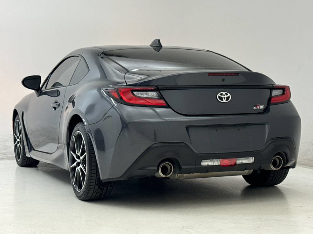 Used 2022 Toyota GR86 RWD image 7