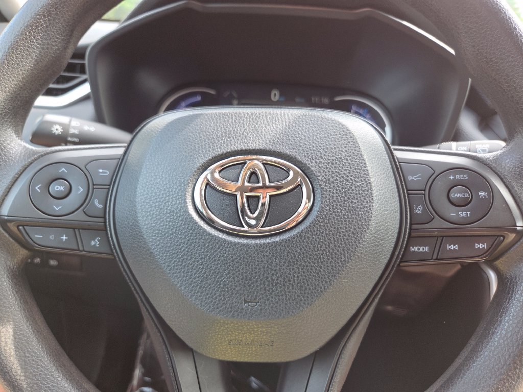 Used 2023 Toyota RAV4 XLE AWD/4WD image 31