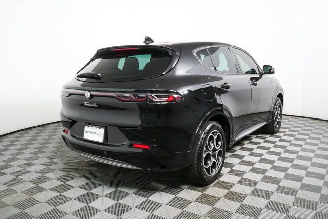 Used 2024 Alfa Romeo Tonale Ti image 2
