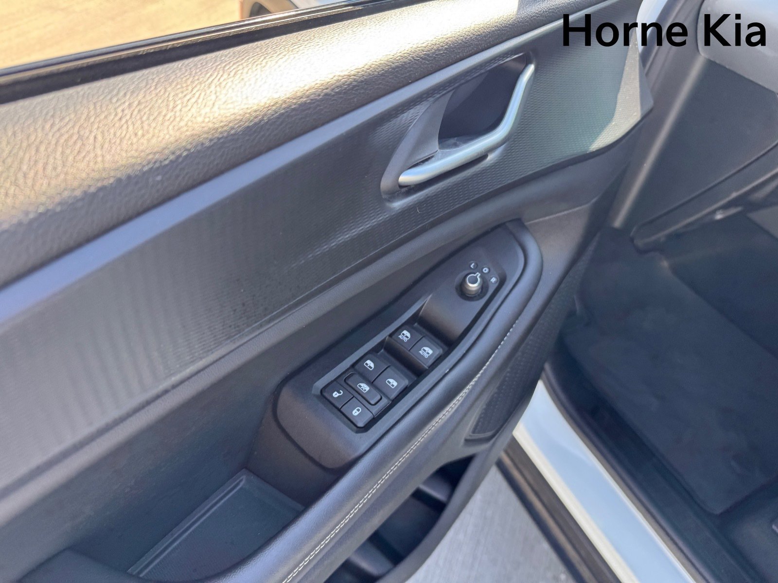 Used 2024 Jeep Grand Cherokee Altitude image 11