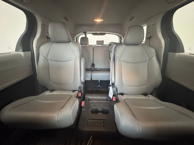 Used 2024 Toyota Sienna XLE w/ XLE Plus Package FWD image 7