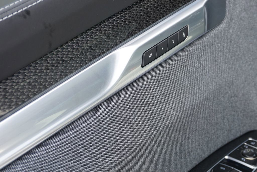 Used 2025 Cadillac Escalade ESV V image 19