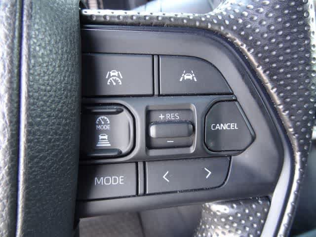Used 2025 Toyota Tacoma SR5 AWD/4WD image 17