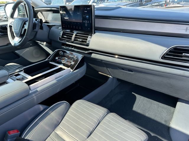 Used 2022 Lincoln Navigator Black Label image 10