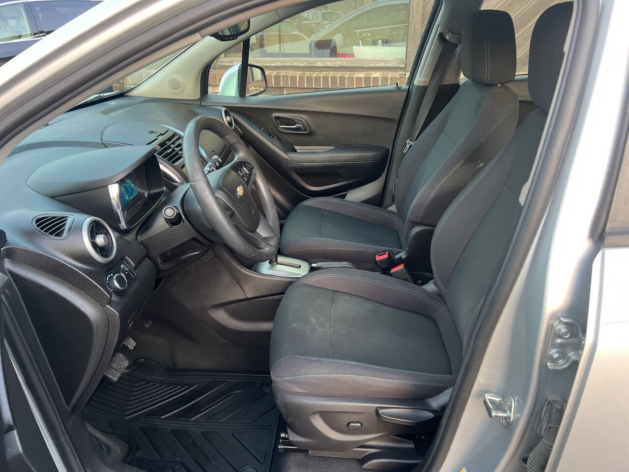 Used 2016 Chevrolet Trax LS image 9