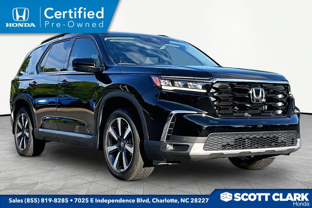 Certified 2025 Honda Pilot Touring image 1