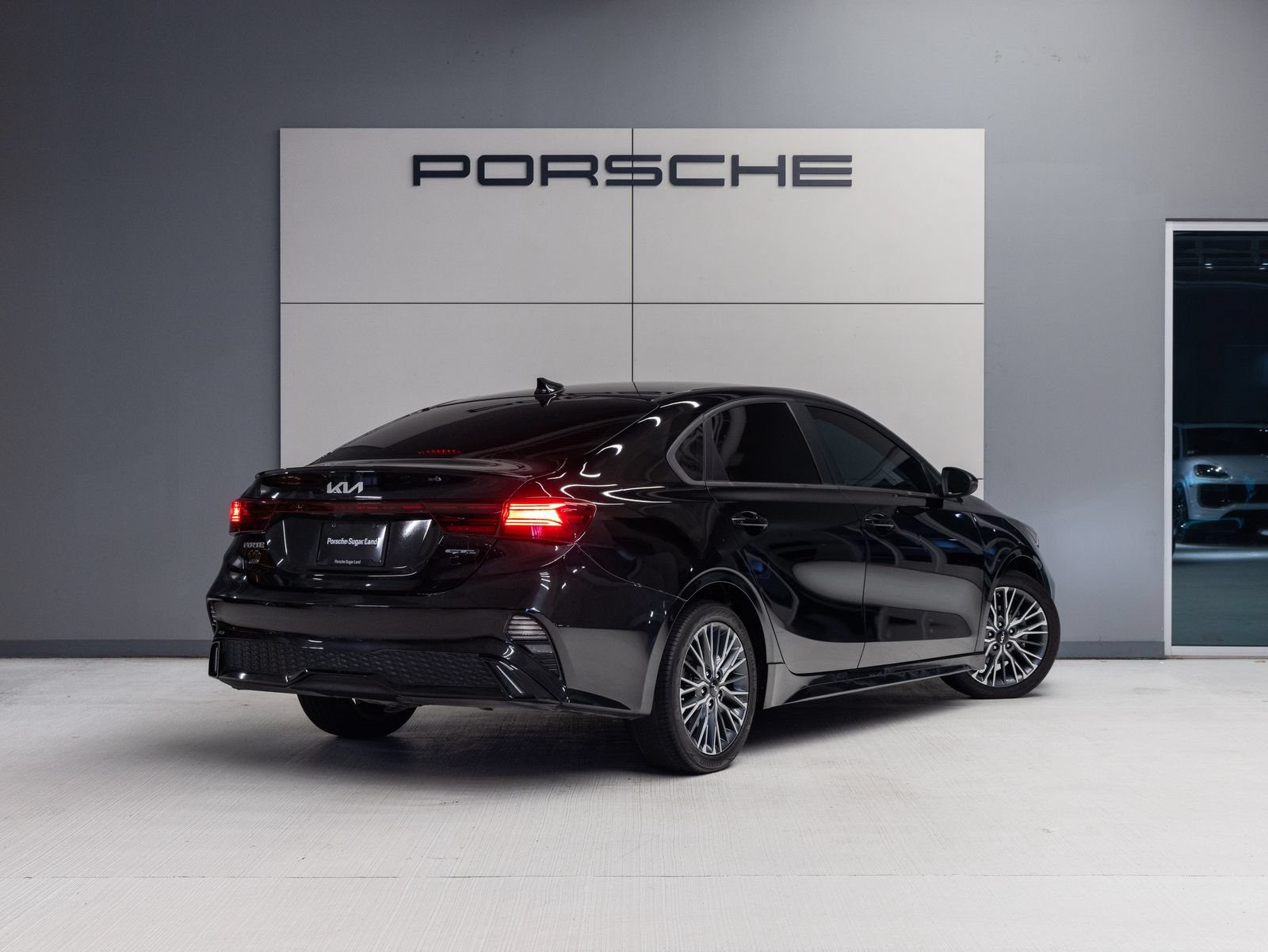 Used 2023 Kia Forte GT-Line w/ GT-Line Technology Package FWD image 7