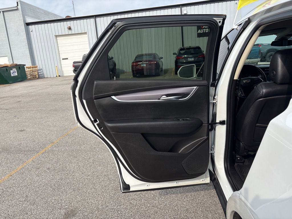 Used 2018 Cadillac XT5 Luxury w/ Driver Awareness Package image 26