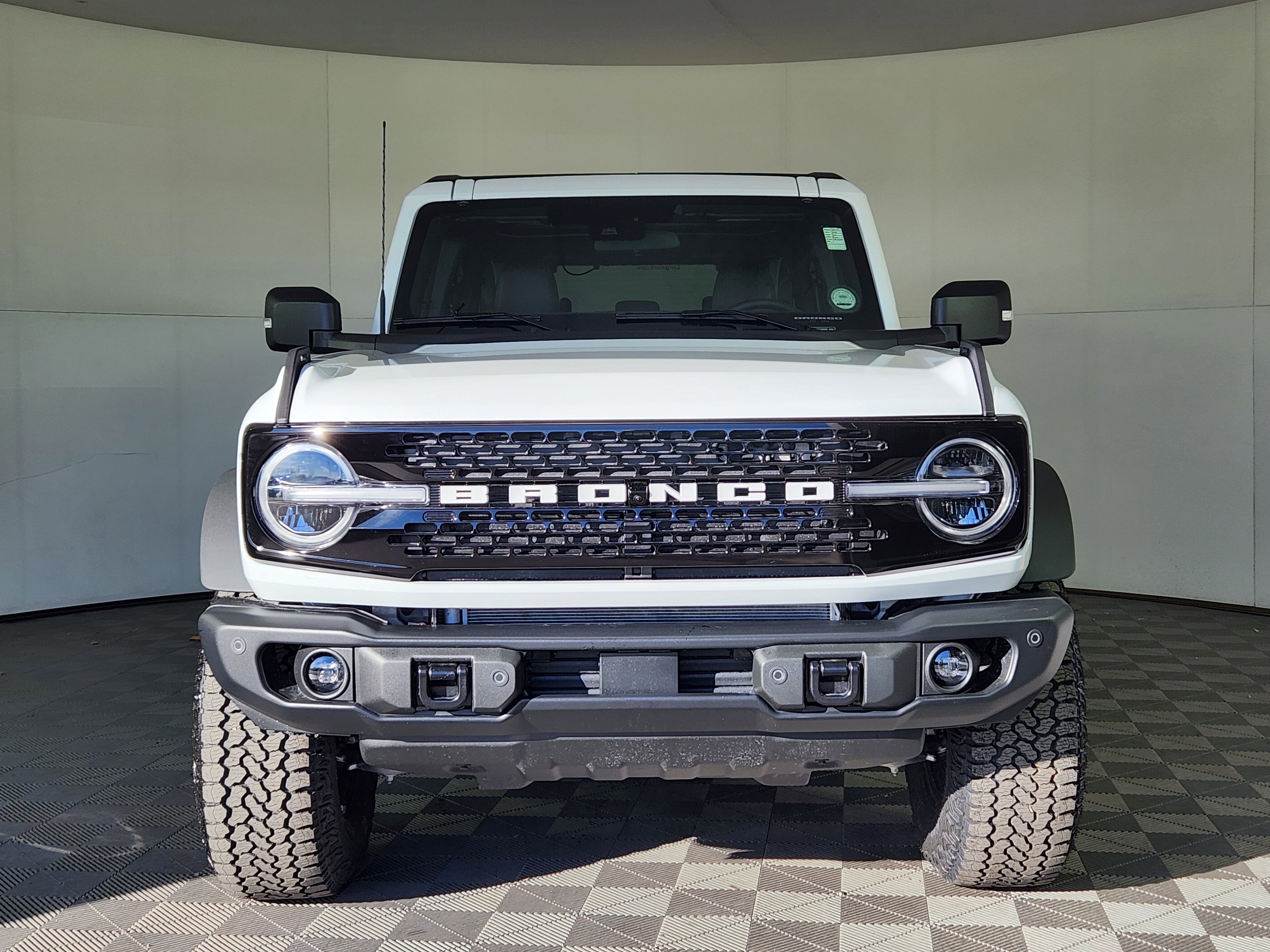 New 2025 Ford Bronco Badlands image 2