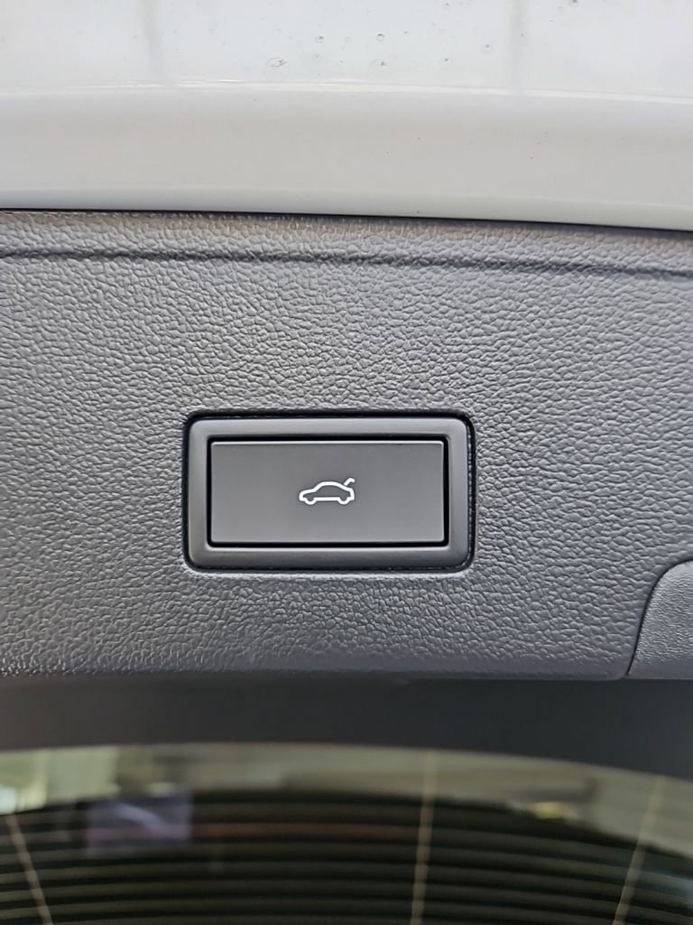 New 2026 Volkswagen Atlas Cross Sport SE image 20