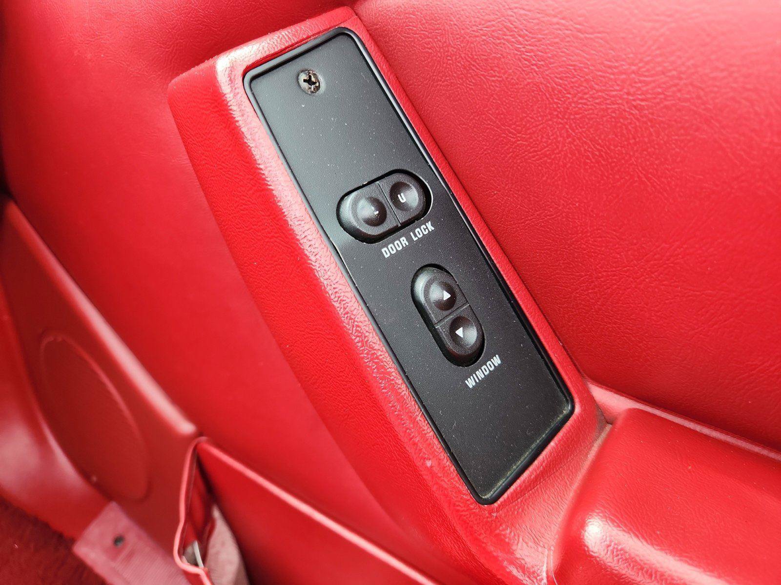 Used 1992 Ford Mustang LX RWD image 26