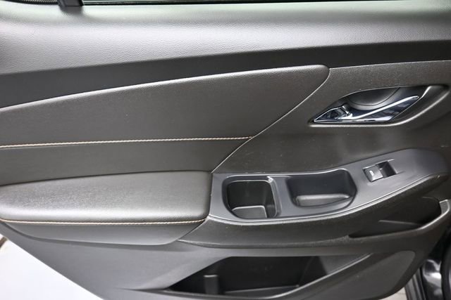 Used 2021 Chevrolet Traverse LS FWD image 19