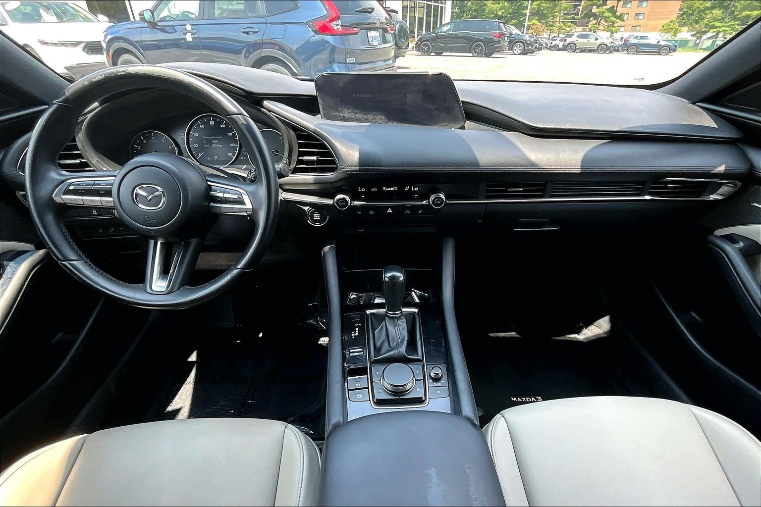 Used 2019 MAZDA MAZDA3 Hatchback w/ Preferred Package FWD image 14