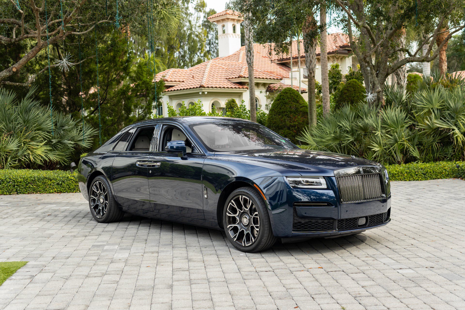Used 2023 Rolls-Royce Ghost Black Badge w/ Black Badge Ghost Package AWD/4WD image 4