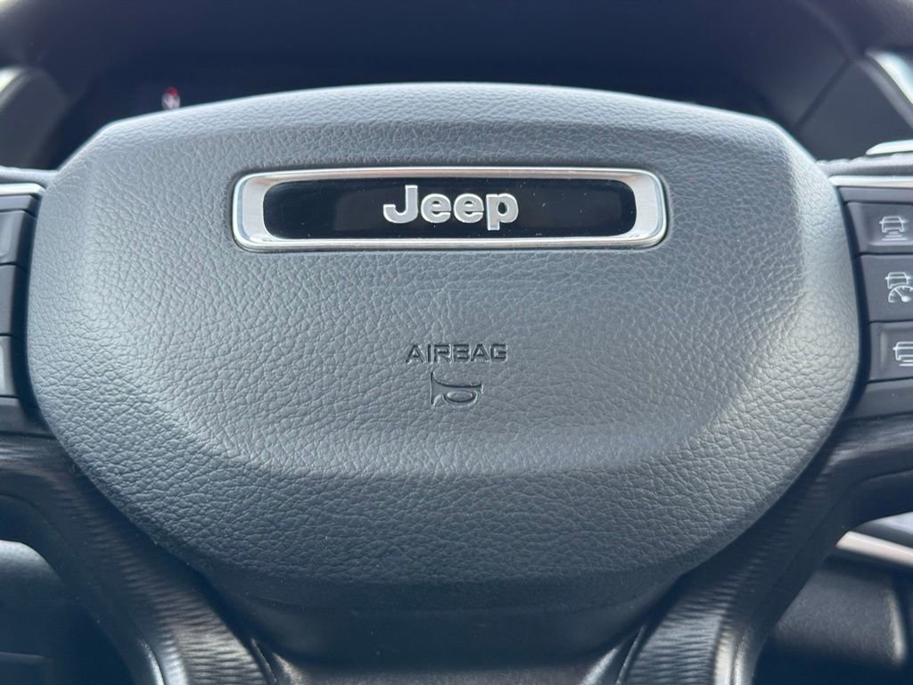 Used 2024 Jeep Grand Cherokee L Laredo image 22