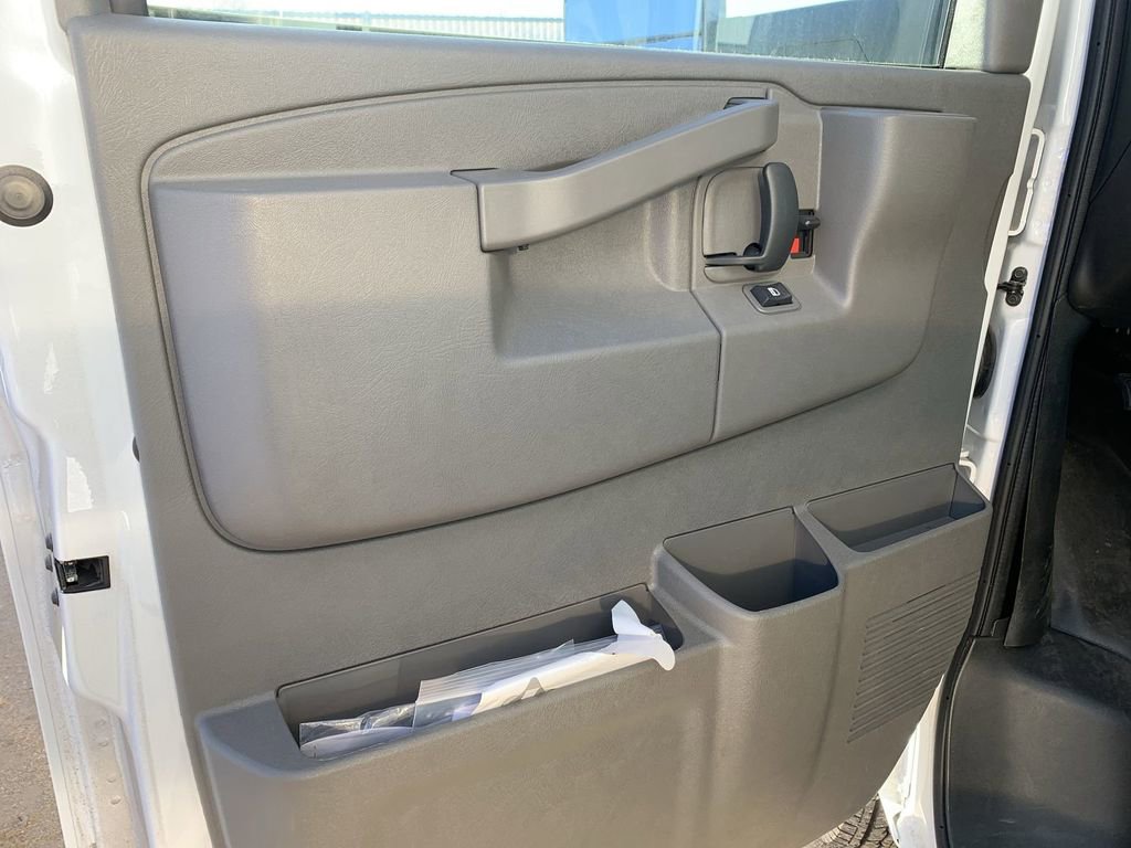 New 2025 Chevrolet Express 4500 w/ Power Convenience Package image 20