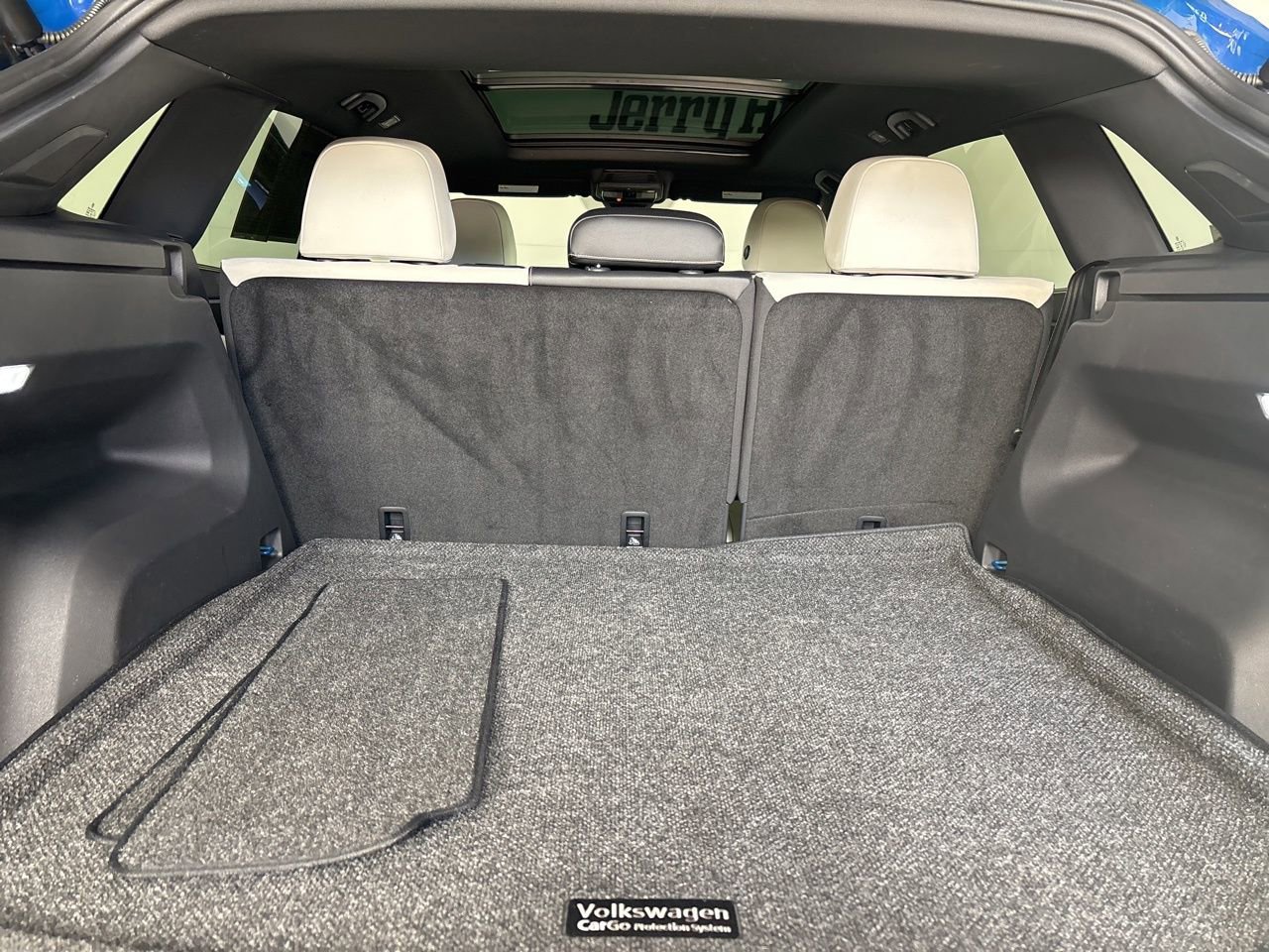 Used 2025 Volkswagen Atlas Cross Sport SEL Premium R-Line image 21