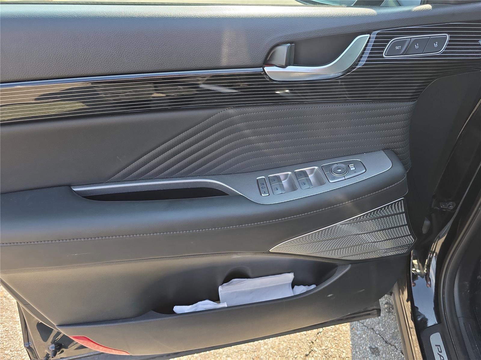 Used 2024 Hyundai Palisade Calligraphy image 17