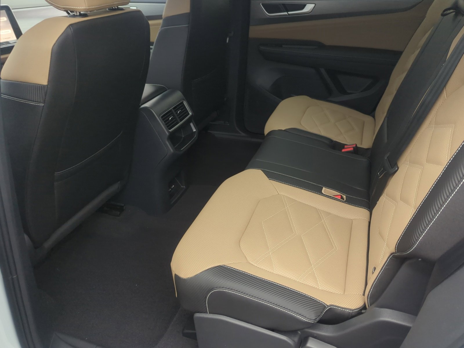New 2026 Volkswagen Atlas Cross Sport SE image 17