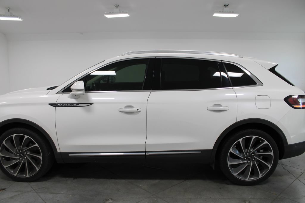 Used 2023 Lincoln Nautilus Reserve w/ Equipment Group 201A FWD image 6