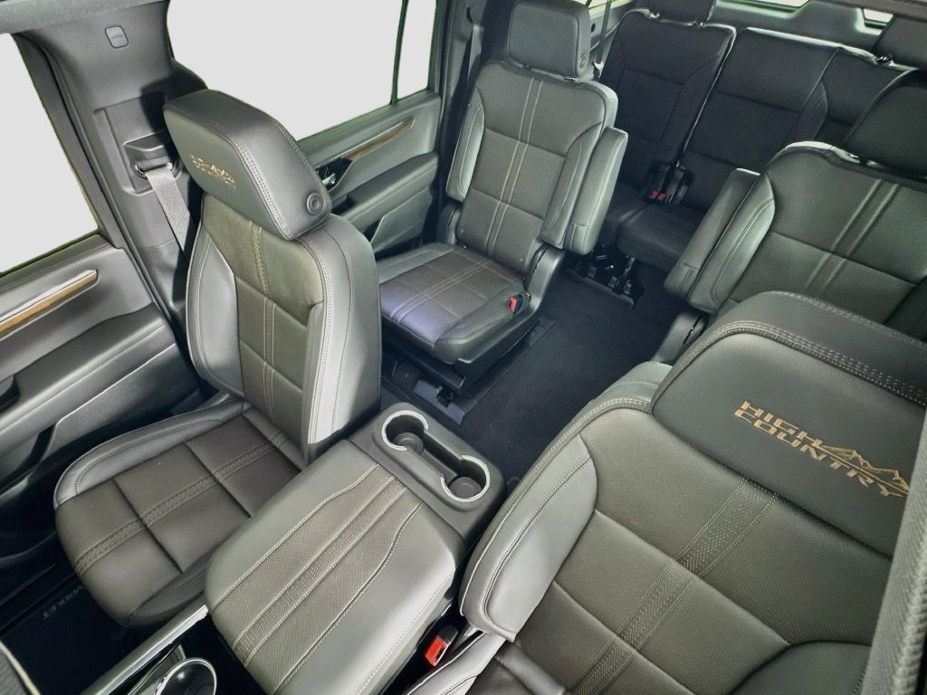 New 2026 Chevrolet Suburban High Country AWD/4WD image 15
