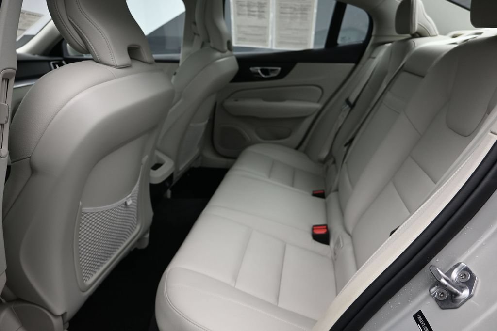 Used 2020 Volvo S60 T5 Momentum FWD image 14