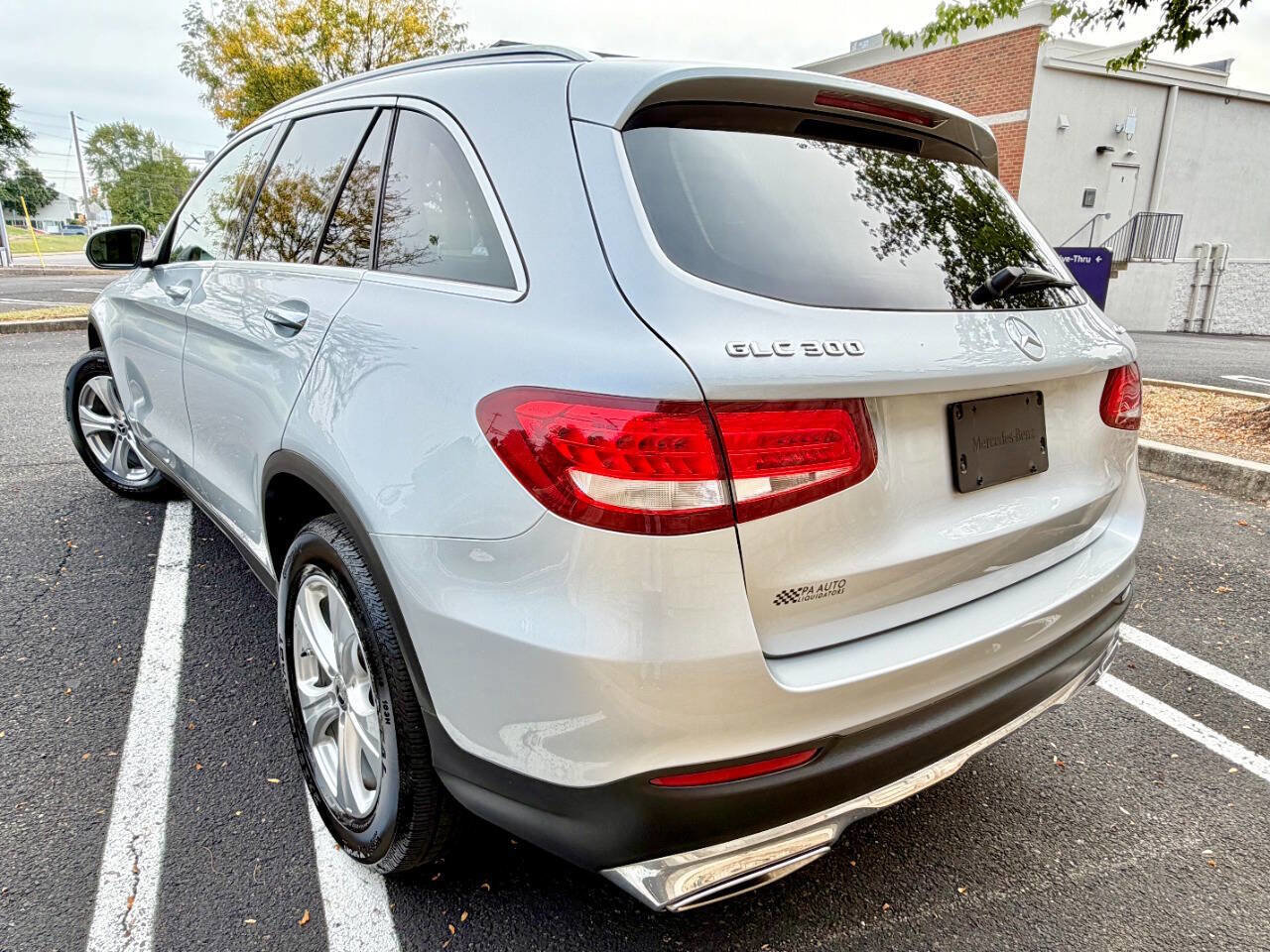 Used 2018 Mercedes-Benz GLC 300 4MATIC image 18