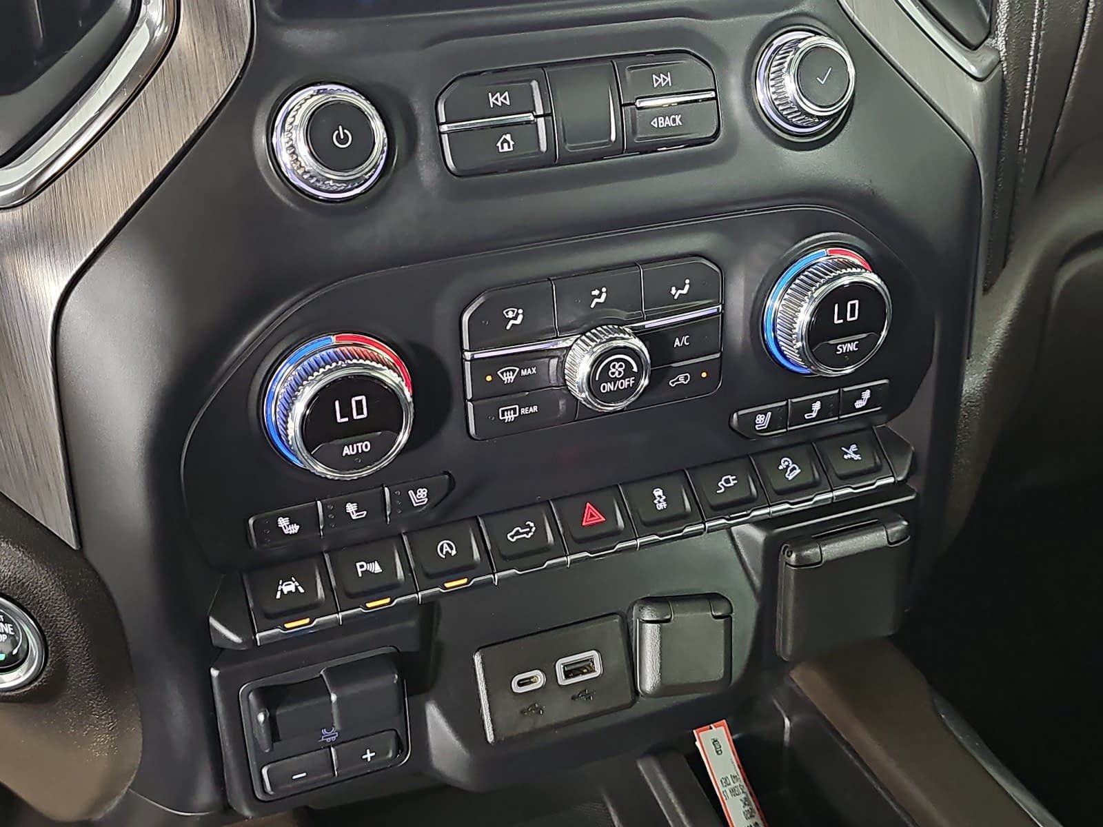 Used 2020 GMC Sierra 1500 Denali w/ Denali Ultimate Package AWD/4WD image 21
